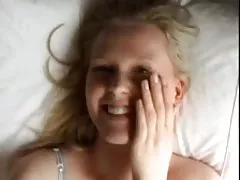Sledujte porno spící opilé dívky drobná holčička hraje s obrovským
