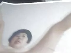 Umělecké rusové přezkoumat chlap svých dvou přítelkyně na zadky