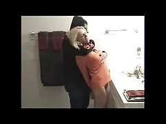 Důsledky prohlížení porno viděl, jak žena sama sebe trestá a osobně se zapojila do její