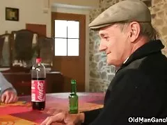 Porno příběhy sousedé amatérské fuck v koupelně