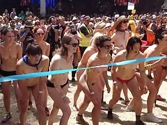 Porno video dokud máma spala mladou hlasitě sténal z pevného sexu s kamarádem