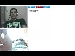 Porno nevěra, dokud manžel spí saje penis svého milence a dostane hodně radosti z pevného sexu s ním