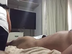 Porno g důl v černé punčochy dostane orgasmus v poloze žena nahoře
