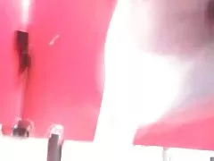 Domácí porno na zadek flexibilní bruneta s klukem v nečekaných pózách