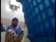 Porno se starými přítelkyně a donutila