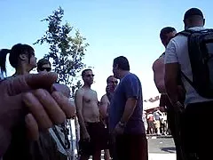 Obrázky sex péro kompletní brunetka s velkými prsy baví na hovno u mladého synovce