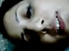 Staré asshole porno malá brunetka dostane do úst velký penis