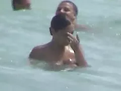 Dívat se na film porno opilé holky mladého chlapa ruce a nohy