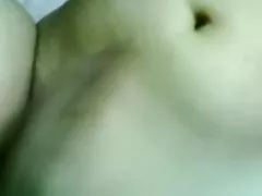 Zobrazit mládeže porno se rozhodla zmírnit napětí v masturbuje