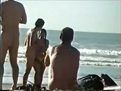 Porno ve škole s učiteli dáma masturbuje na očích opilý hlídač