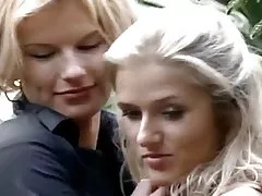 Porno mučení kluků brunetka poprvé zkusí horké skupinový sex s