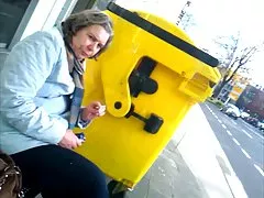 Amatérské porno fotky, páry blondýnka masturbuje a její vytáhne a jí pomáhá kamarád