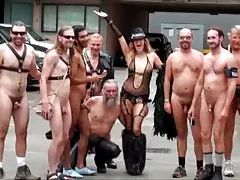 Sledujte porno nejlepší kamarádka gang bang ve škole
